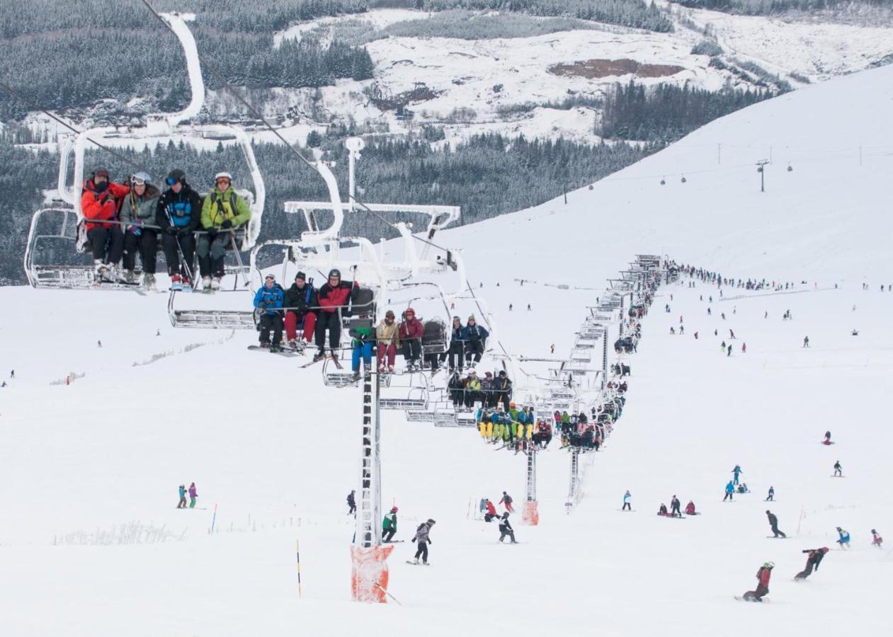 The Base Camp Hotel, Nevis Range Fort William Buitenkant foto